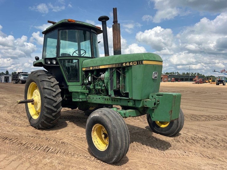 john-deere-4440-image-5