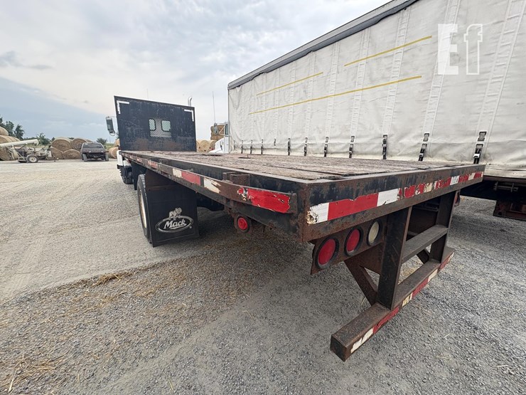 2000-mack-midliner-cs300-image-10