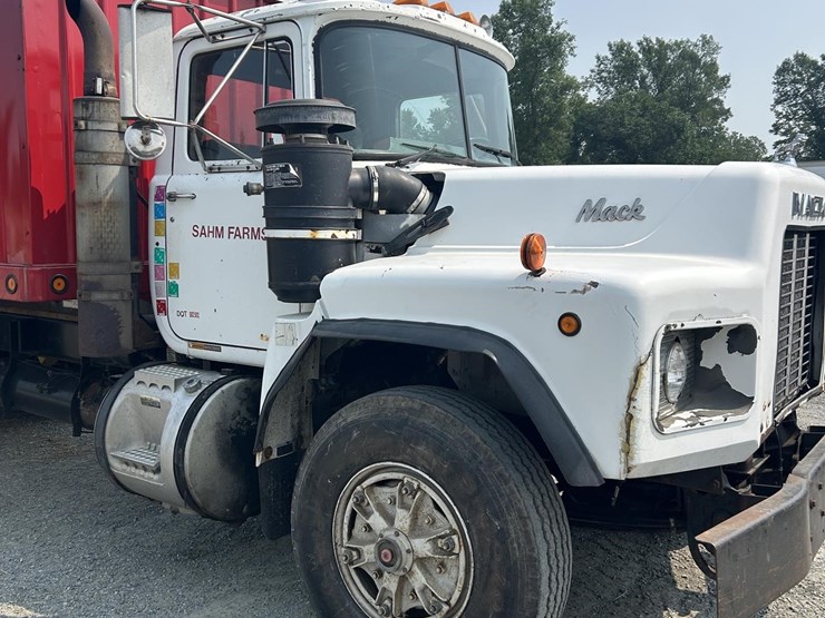 1991-mack-rb688s-image-3