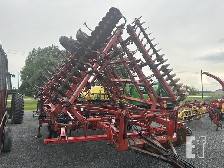 case-ih-4200-image-1