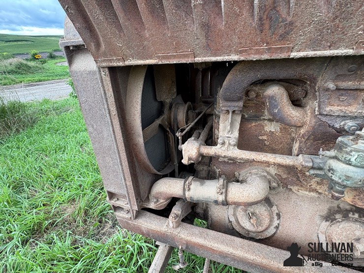 mccormick-deering-10-20-antique-tractor-image-18