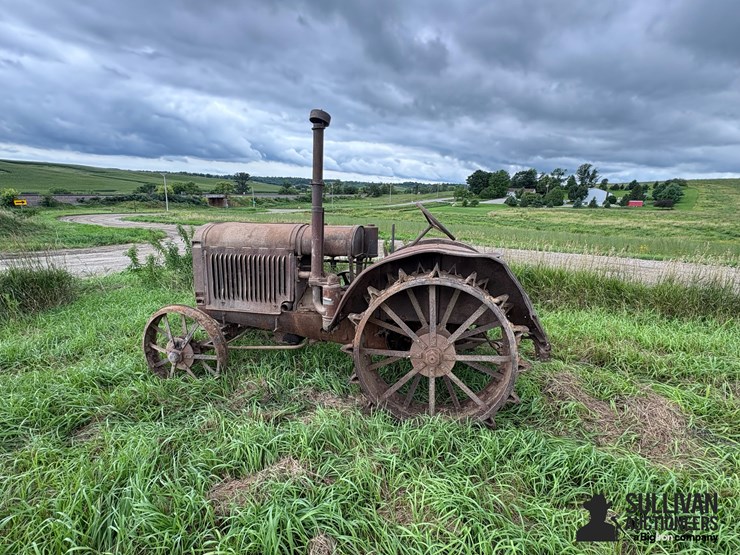 mccormick-deering-10-20-antique-tractor-image-8