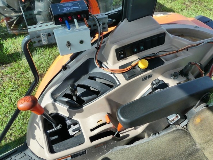 2013-kubota-m9960-image-12