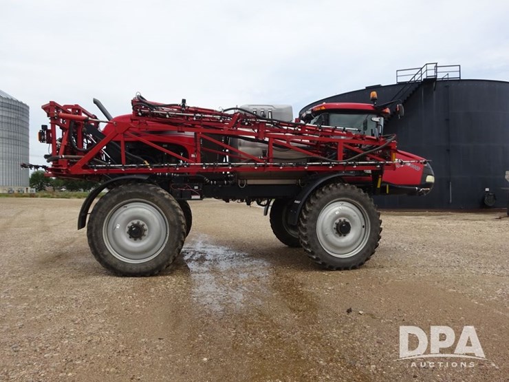 2015-case-ih-patriot-4440-image-18