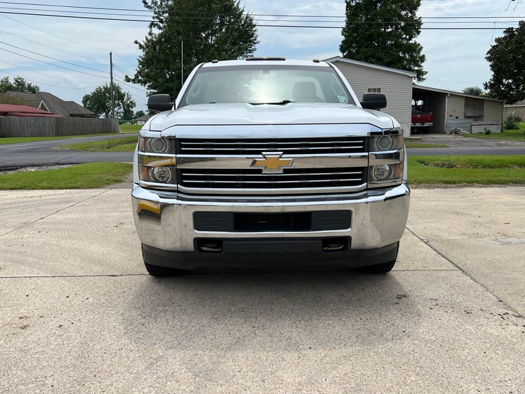 2015-chevrolet-silverado-2500hd-image-3