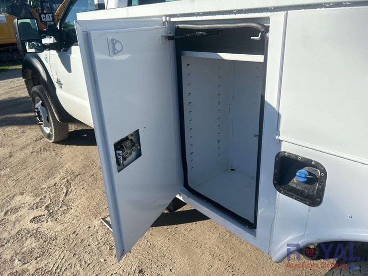 2013-ford-f550-image-29