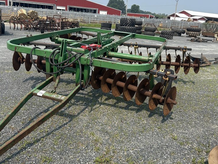 john-deere-210-image-1