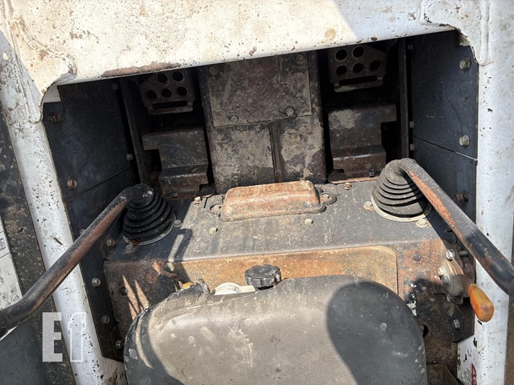 2001-bobcat-873g-image-6