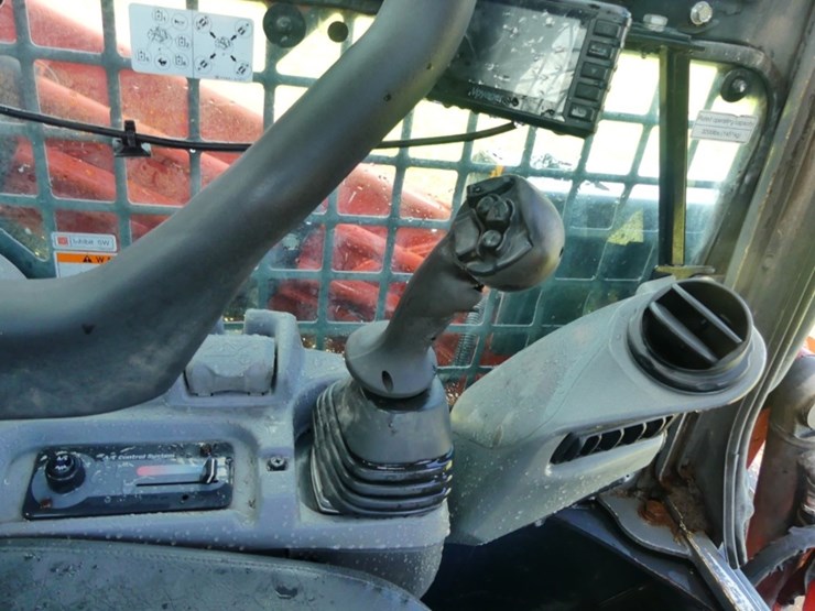 kubota-svl97-2-image-12