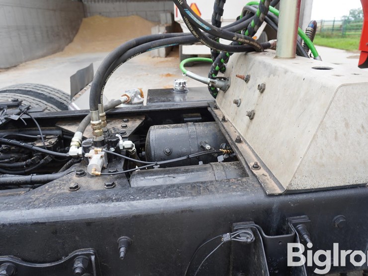 2010-kenworth-t800-image-14