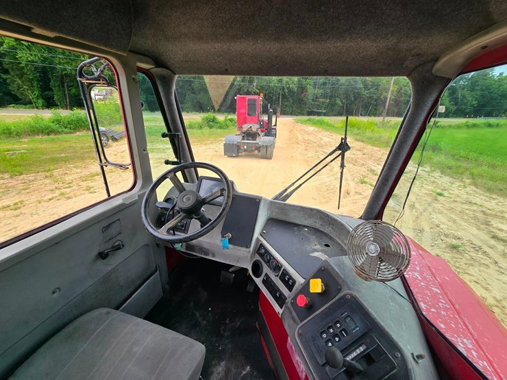 2016-ottawa-yard-spotter-truck---cummins-diesel,-allison-auto,-hydraulic-air-fifth-wheel,-33,000-...-image-30