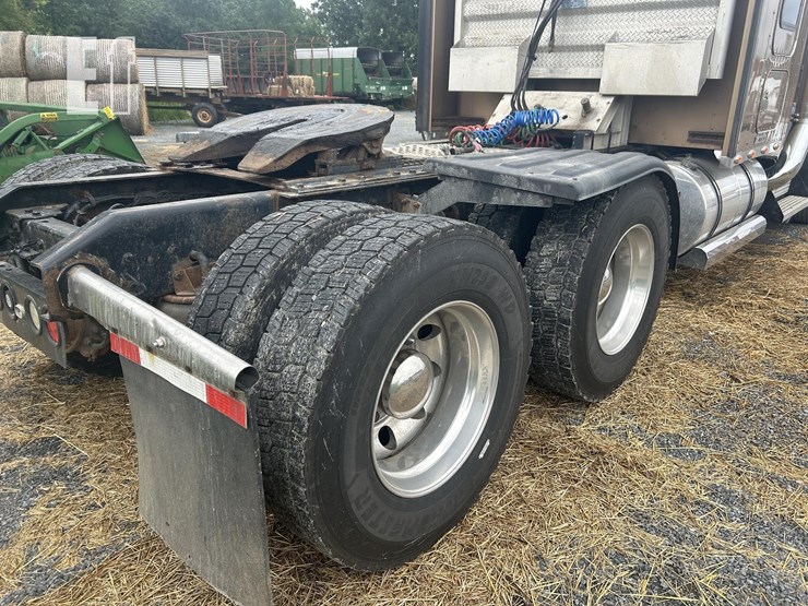 2006-kenworth-w900l-image-8