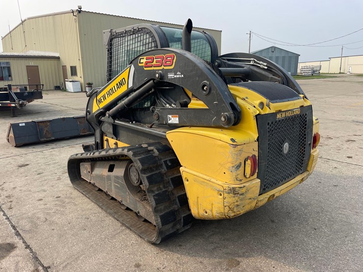 new-holland-c238-image-4