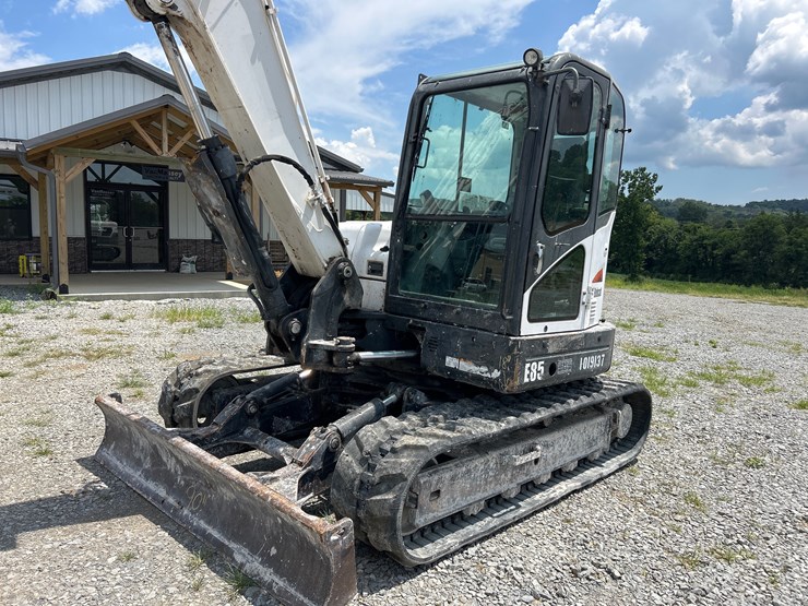 2017-bobcat-e85-image-17