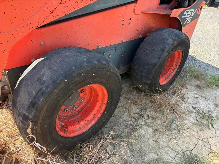 kubota-ssv75-image-9