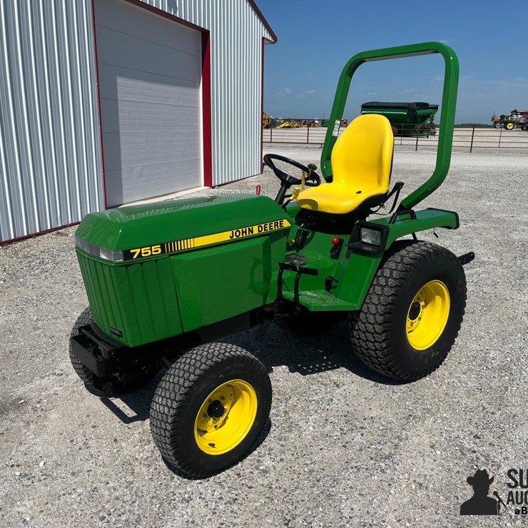 JOHN DEERE 755