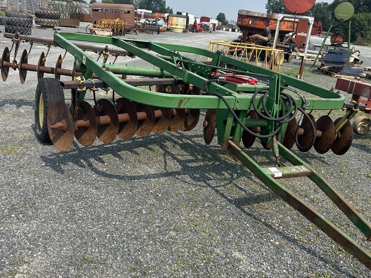john-deere-210-image-2