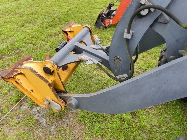 deere-304k-image-9