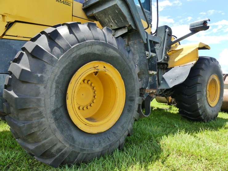 komatsu-wa380-1-image-6