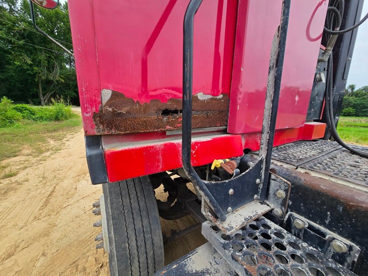 2015-ottawa-yard-spotter-truck---cummins-diesel,-allison-6-speed,-hydraulic-air-fifth-wheel-image-12