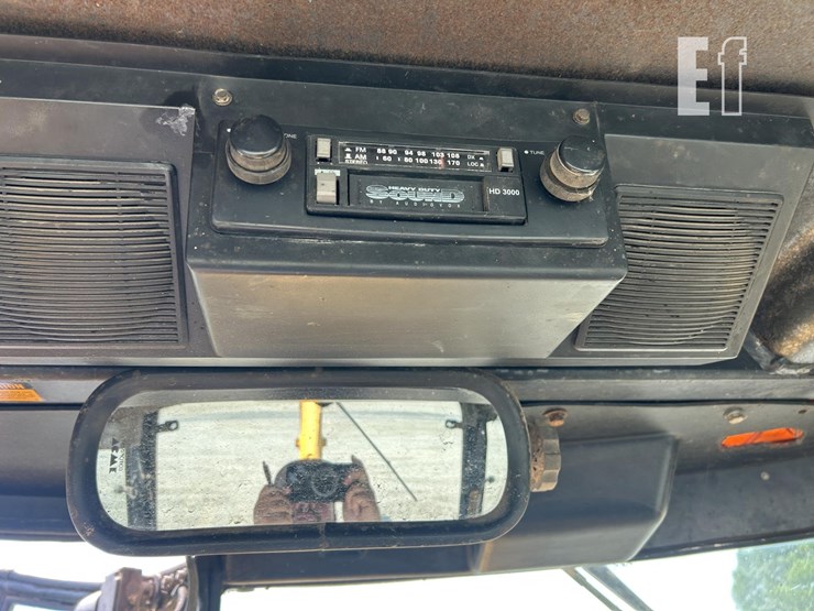 1986-deere-310c-image-4