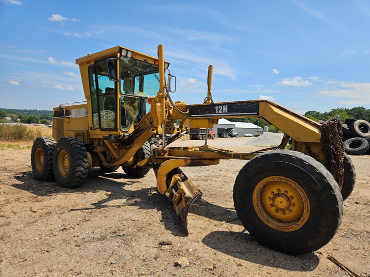 2002-caterpillar-12h-image-33