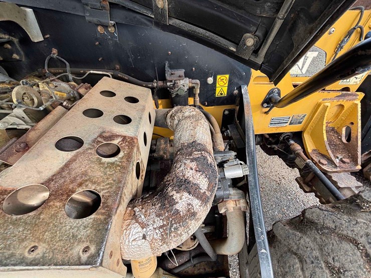 caterpillar-th407c-image-29