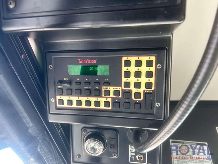 2014-gillig-low-floor-image-18