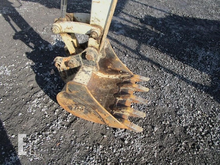 takeuchi-tb230-image-3