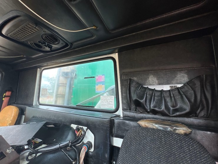 2015-mack-leu633-image-37