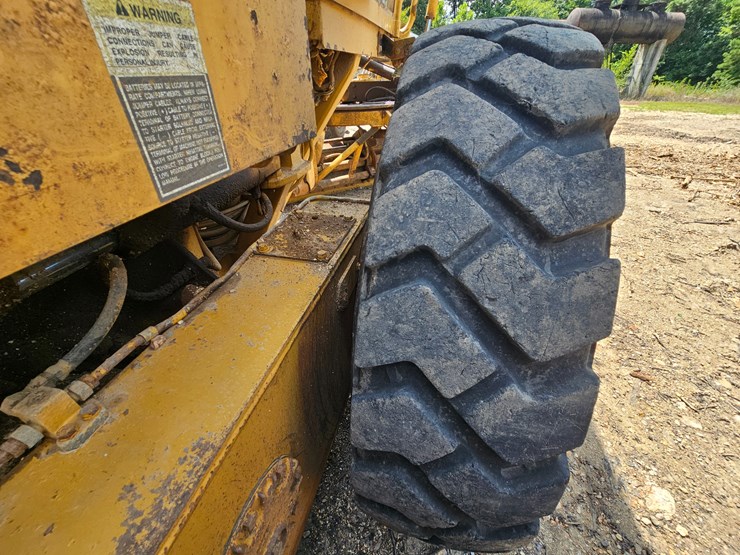 2002-caterpillar-12h-image-123