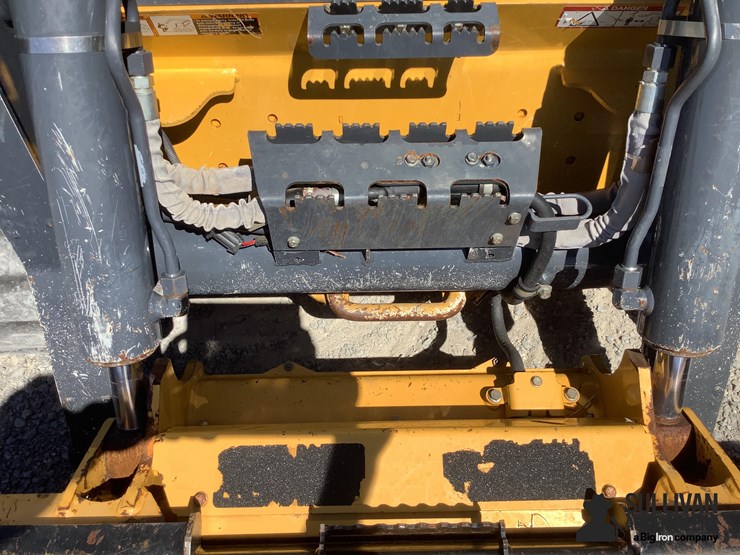 2021-deere-333g-image-17