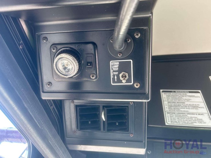 2014-gillig-low-floor-image-19
