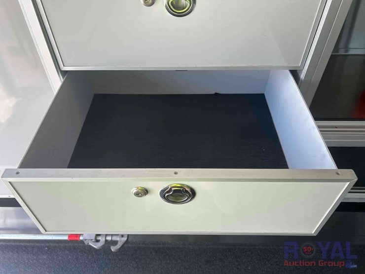 2013-ford-f550-image-33