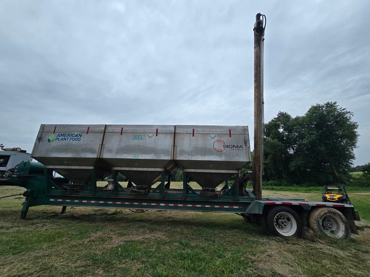 2013-doyle-dry-fertilizer-tender-trailer---kubota-diesel,-3-stainless-compartments,-side-discharge-image-13