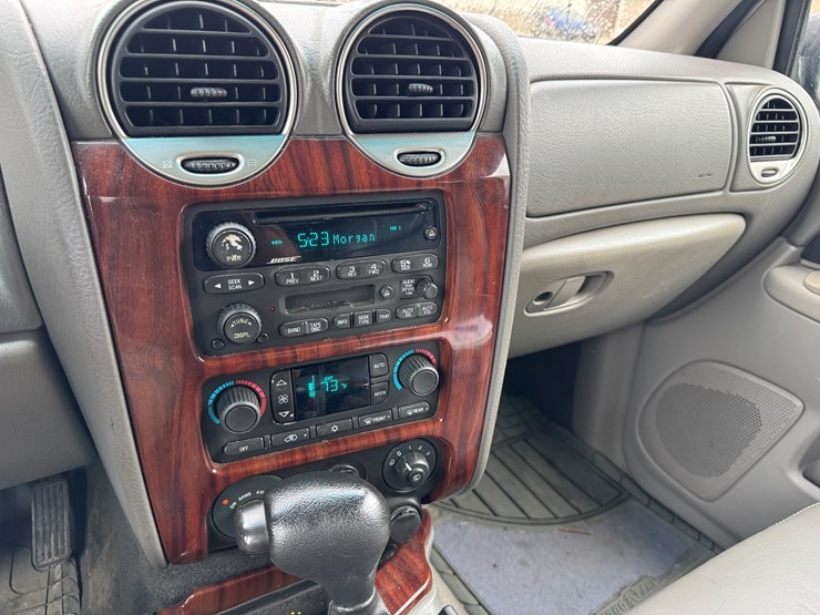 2004-gmc-envoy-image-23