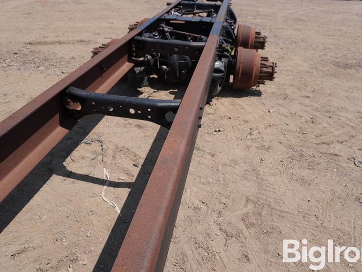 peterbilt-frame-w/rear-ends-image-10