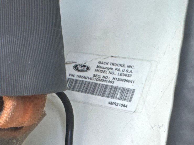 2013-mack-leu633-image-26