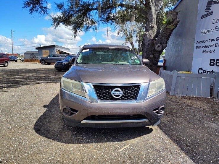 2015-nissan-pathfinder-image-2
