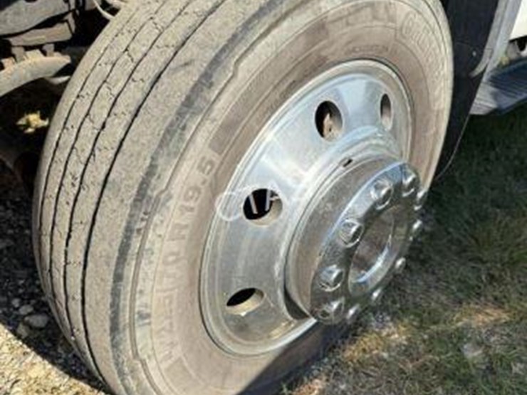 2019-ford-f550-image-14