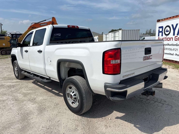 2018-gmc-sierra-2500-image-4