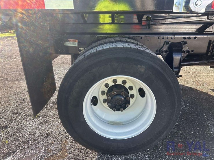 2020-freightliner-m2-106-dump-truck-image-19
