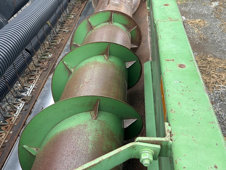 john-deere-16-image-4