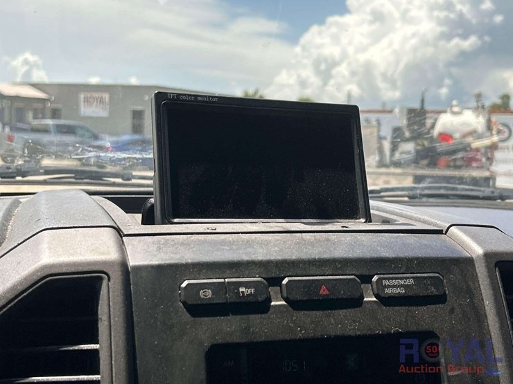 2017-ford-f550-image-17
