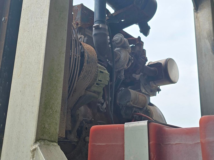 2016-kbh-fertilizer-tender-trailer---isuzu-diesel,-hydraulic-system,-rear-discharge-image-10