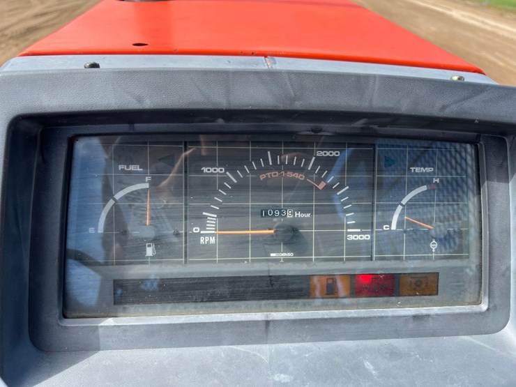 kubota-m9000-image-30
