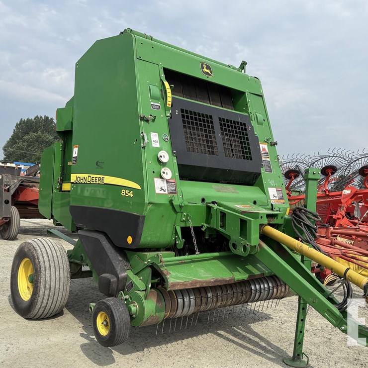 JOHN DEERE 854