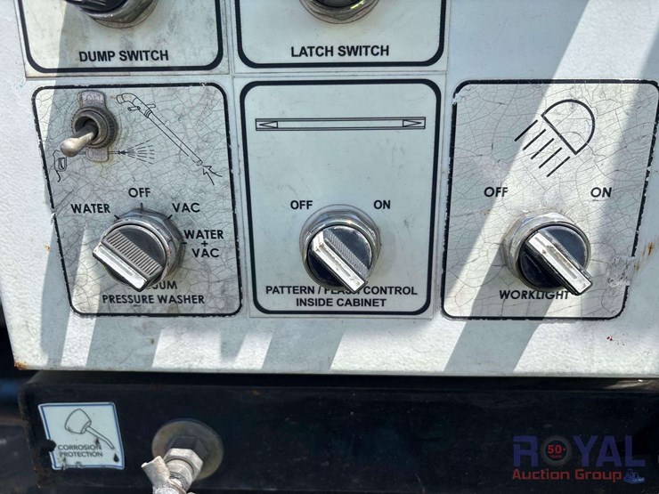 2017-ford-f550-image-34
