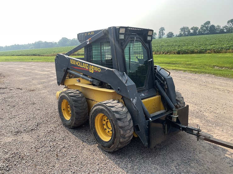 new-holland-ls180-image-2