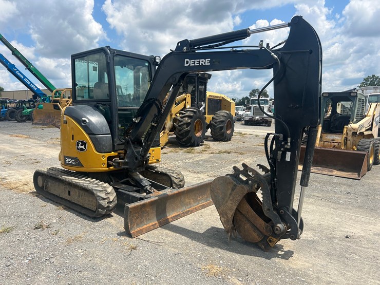 2021-deere-35g-image-4